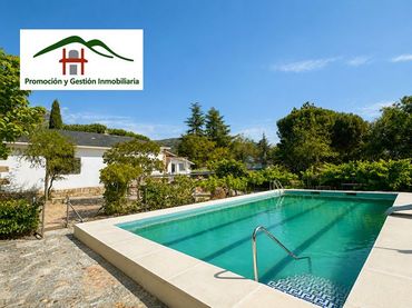 Casa amb piscina de lloguer a Avenida de la Paloma 45