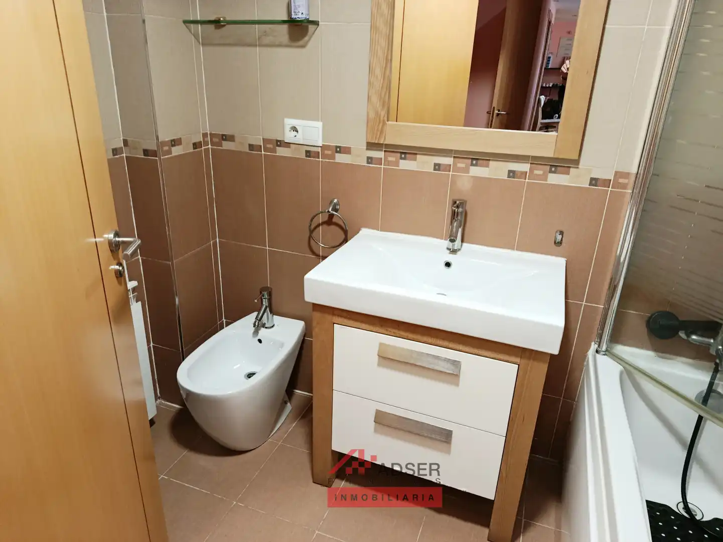 Baño de Piso en venta en Lardero con Calefacción, Jardín privado y Parquet