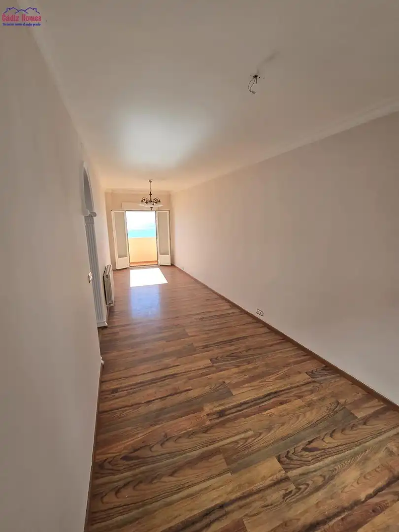 Sala d'estar de Pis en venda en Cádiz amb Aire condicionat i Terrassa