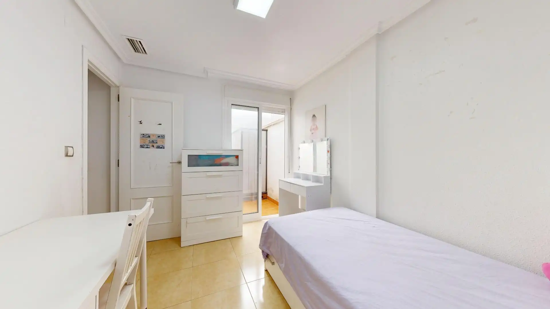Dormitori de Apartament en venda en Los Montesinos amb Aire condicionat, Moblat i Piscina comunitària