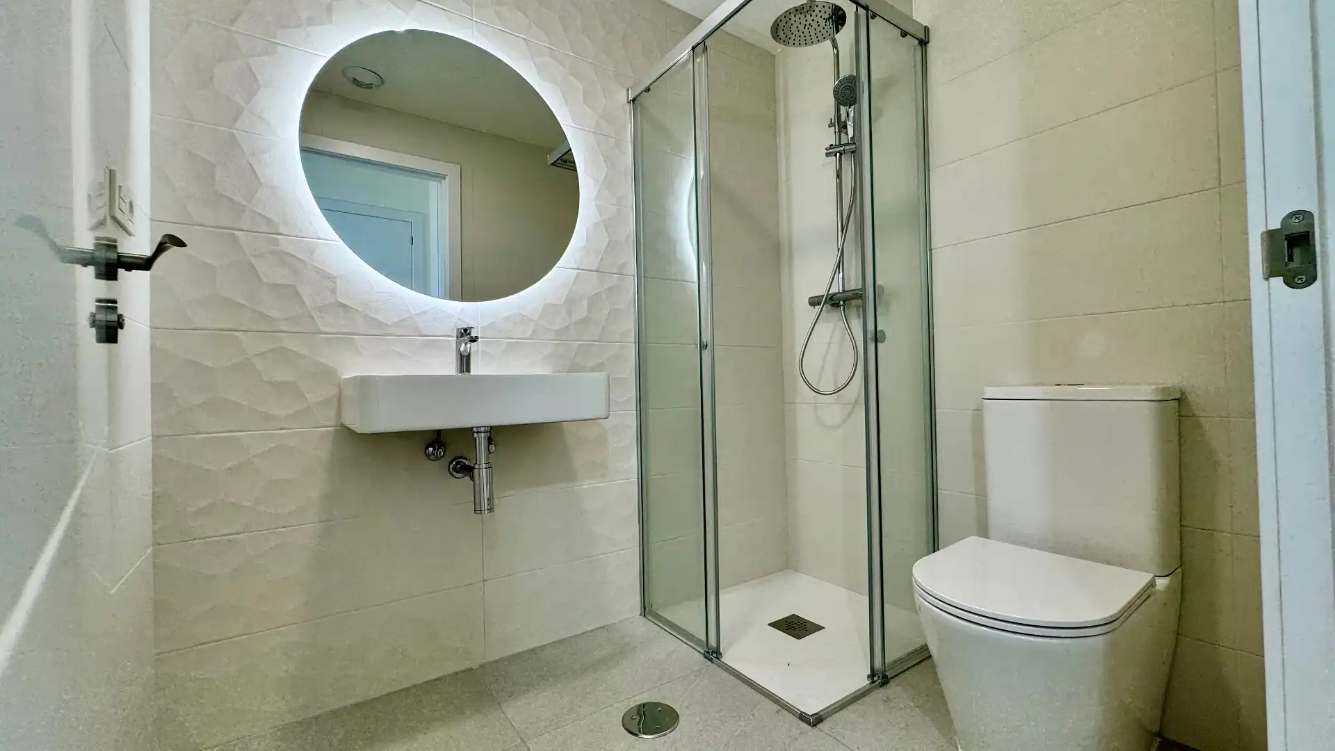 Baño de Piso en venta en Gijón  con Calefacción, Parquet y Terraza
