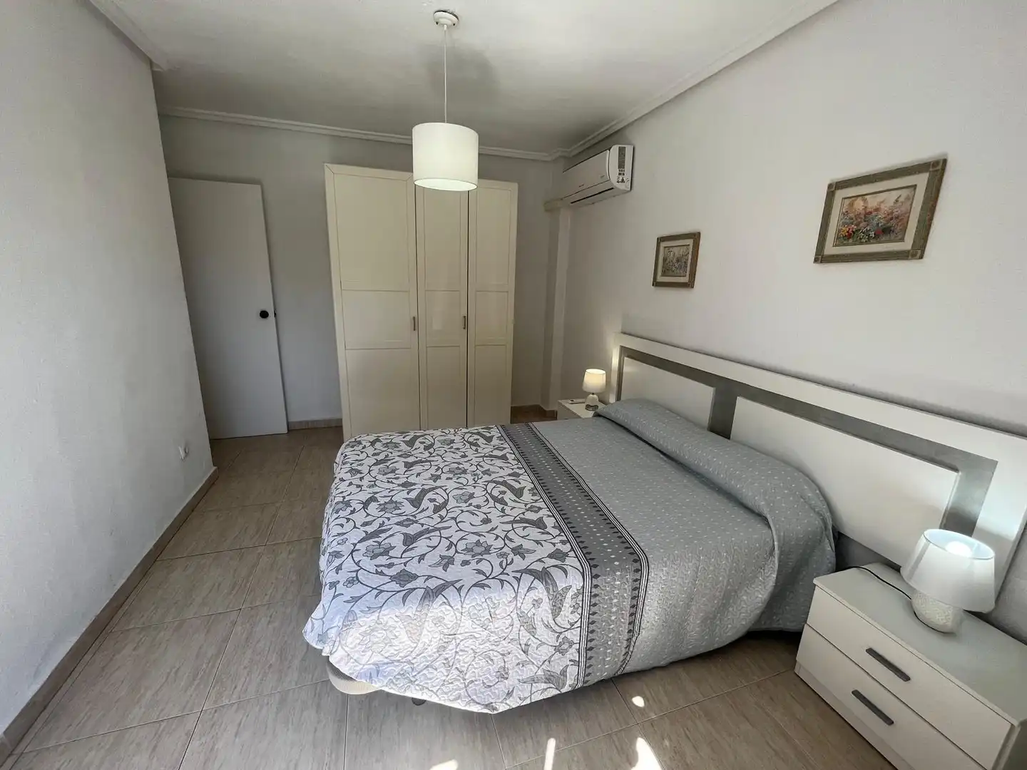 Bedroom of Flat for rent in Cartagena  with Air Conditioner, Furnished and Balcony