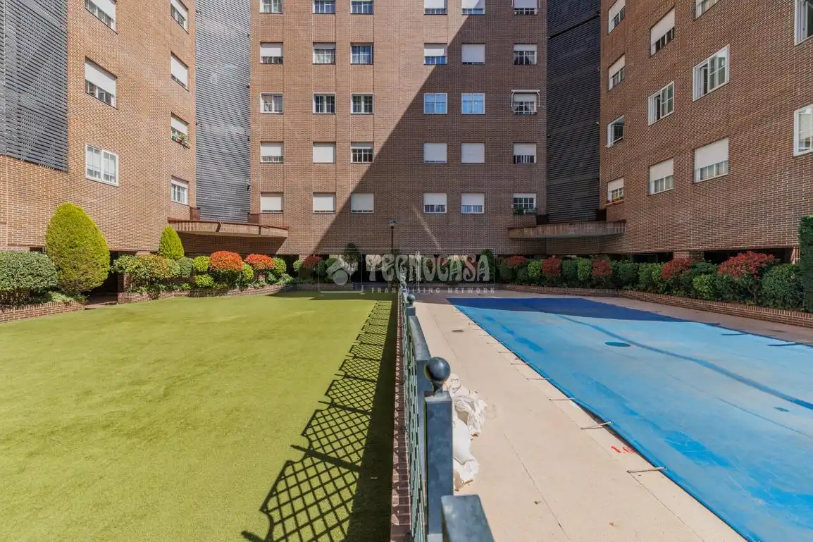 Vista exterior de Piso en venta en Madrid con Aire acondicionado, Calefacción y Parquet