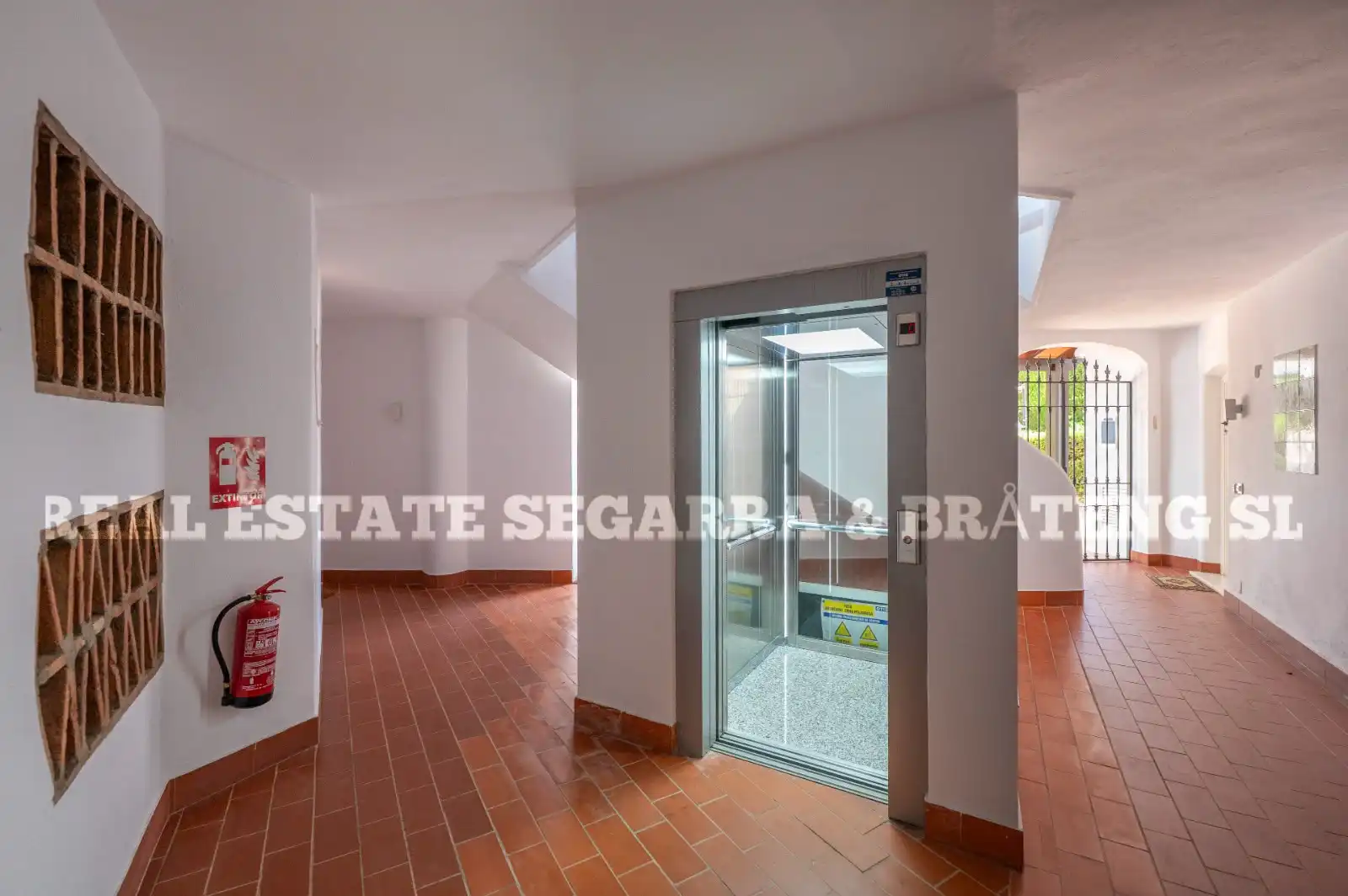 Apartments for sale in Marbella  with Air Conditioner, Terrace and Furnished