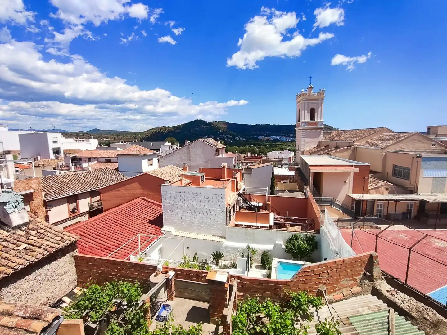 Vista exterior de Casa adosada en venta en Gilet con Terraza y Balcón