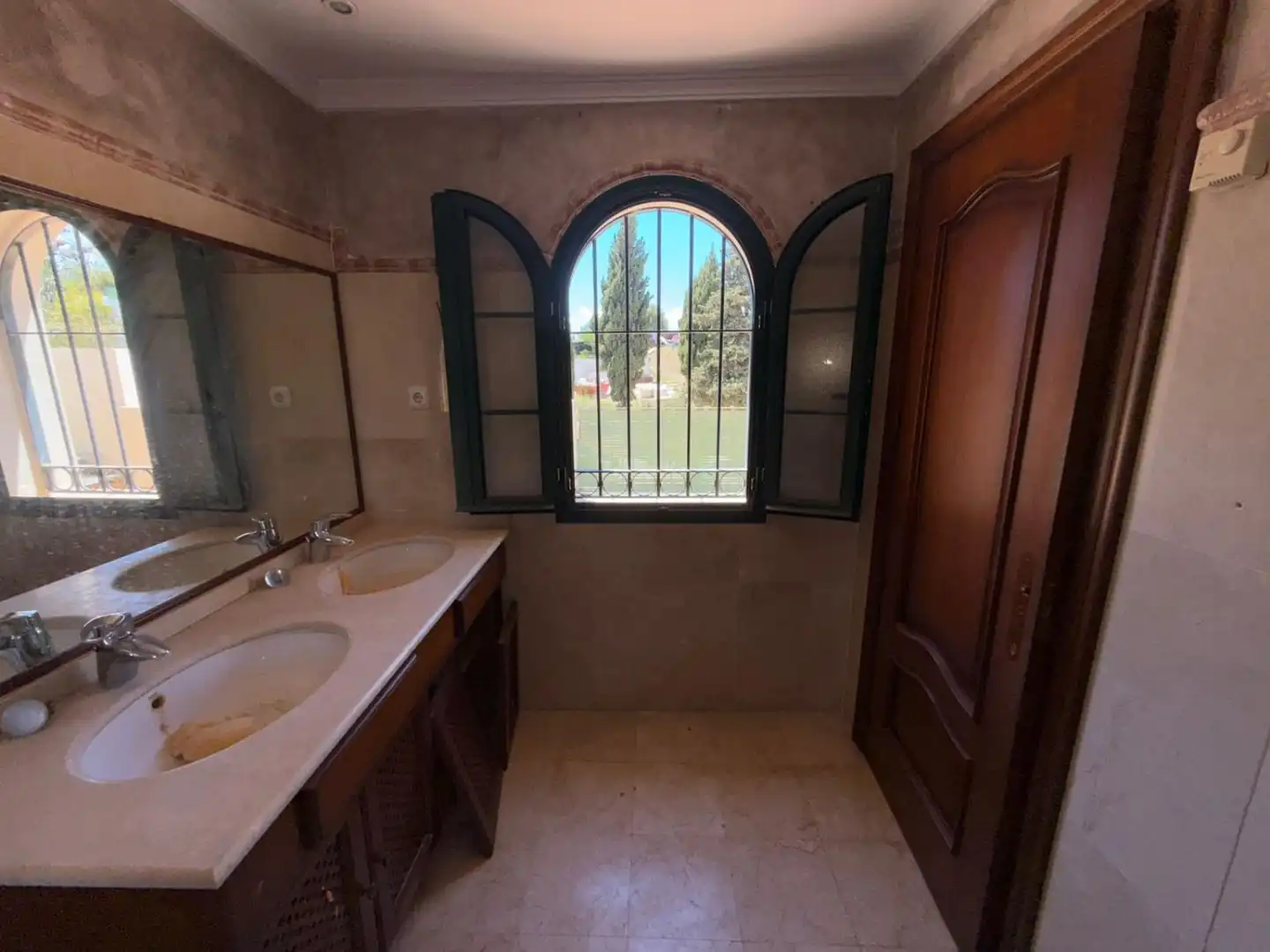 Bany de Casa o xalet en venda en Marbella amb Calefacció, Jardí privat i Terrassa