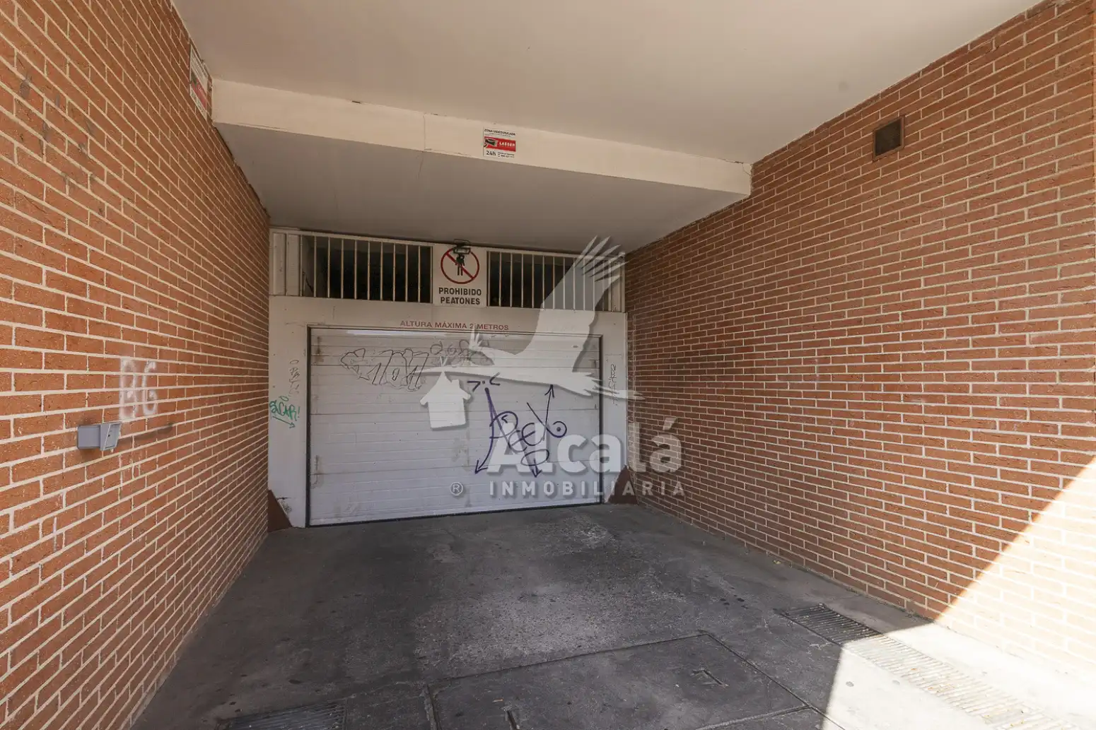 Aparcament de Pis en venda en Azuqueca de Henares amb Aire condicionat, Calefacció i Terrassa