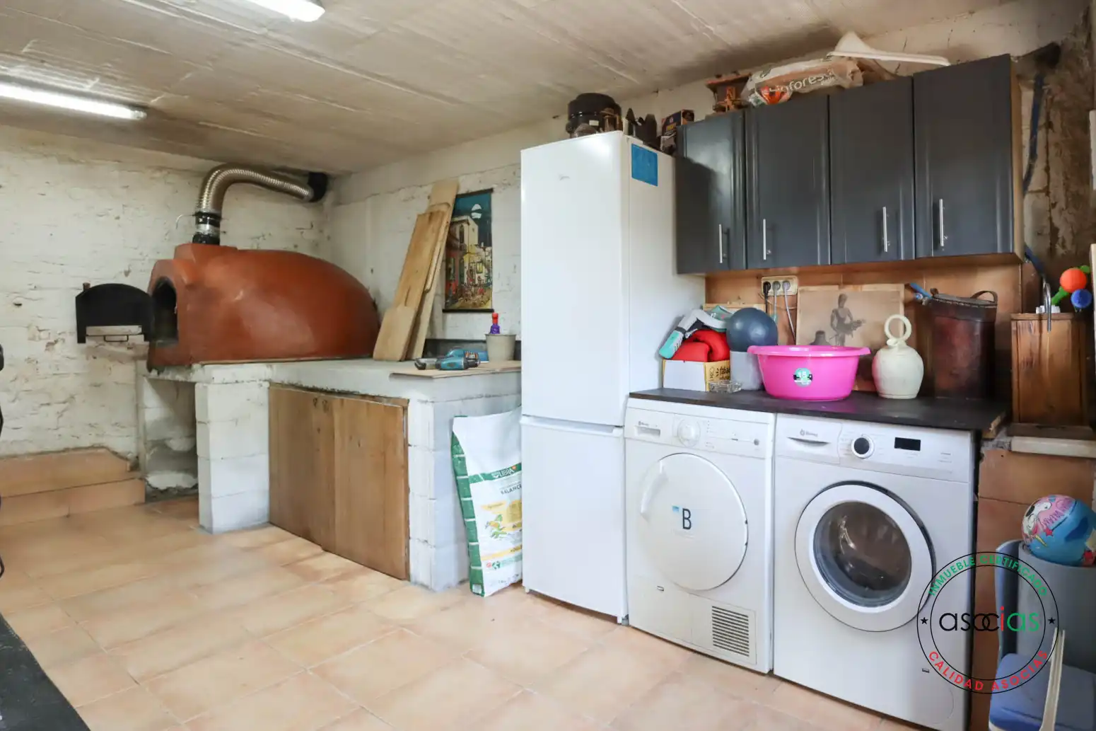 Cuina de Casa o xalet en venda en Oviedo  amb Calefacció, Jardí privat i Parquet
