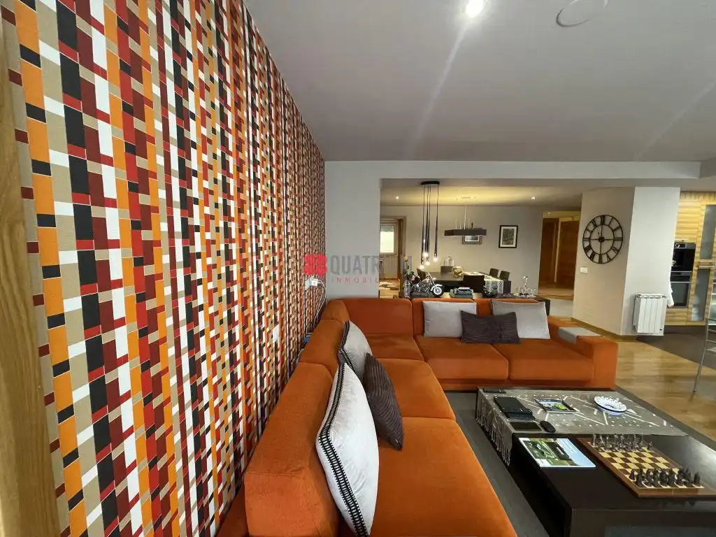 Appartamento con ascensore in vendita a Avenida Rosalía de Castro