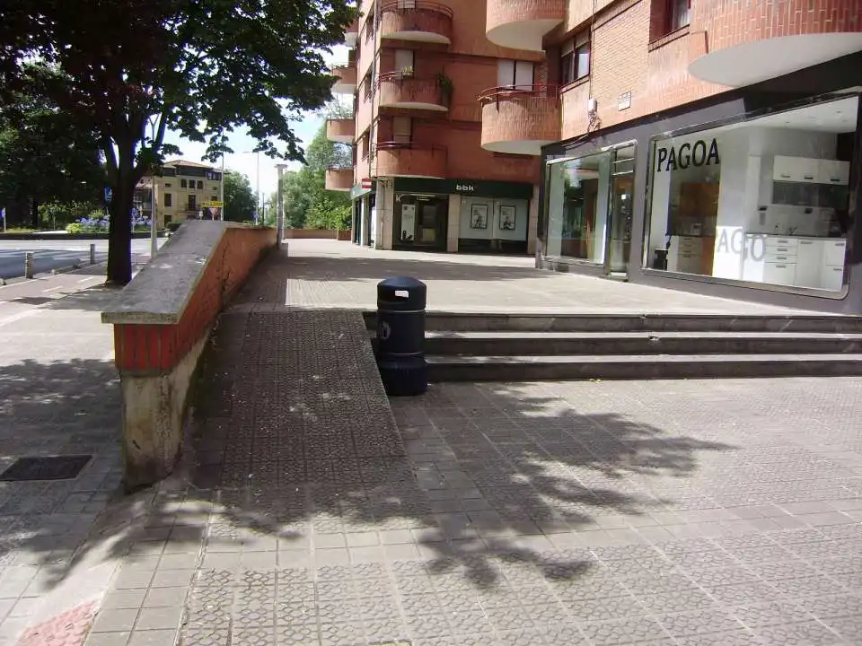 Local comercial de lloguer a Durango