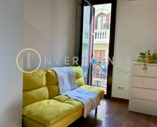 Living room of Study to rent in  Barcelona Capital  with Air Conditioner, Heating and Balcony