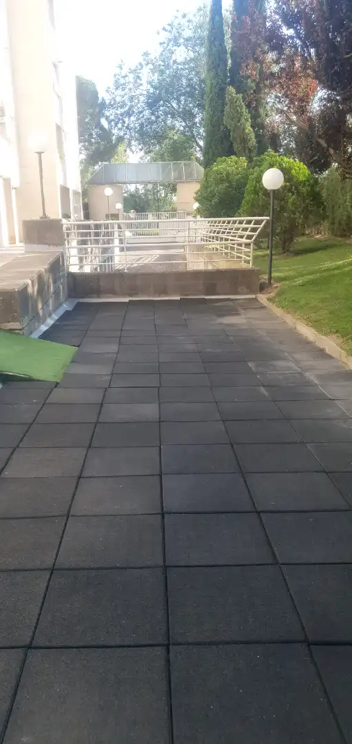 Terrassa de Casa o xalet en venda en Madrid amb Calefacció, Jardí privat i Parquet