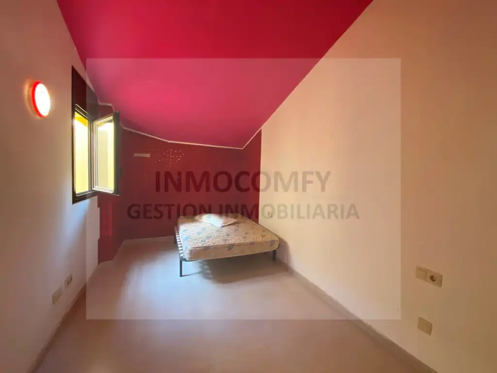 Habitación de Dúplex en venta en La Bisbal d'Empordà