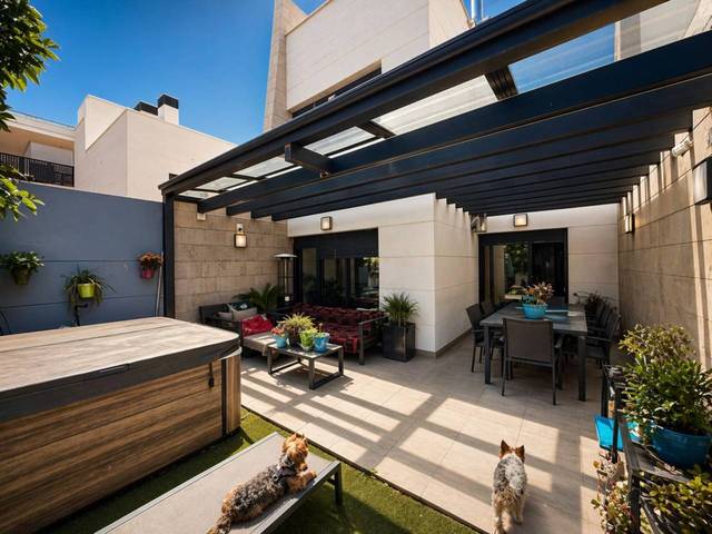 Casa adosada en Venta en Calle Prades Safont en Pau Lledó