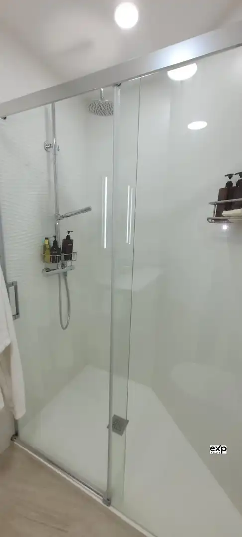 Bany de Pis en venda en Foz amb Balcó