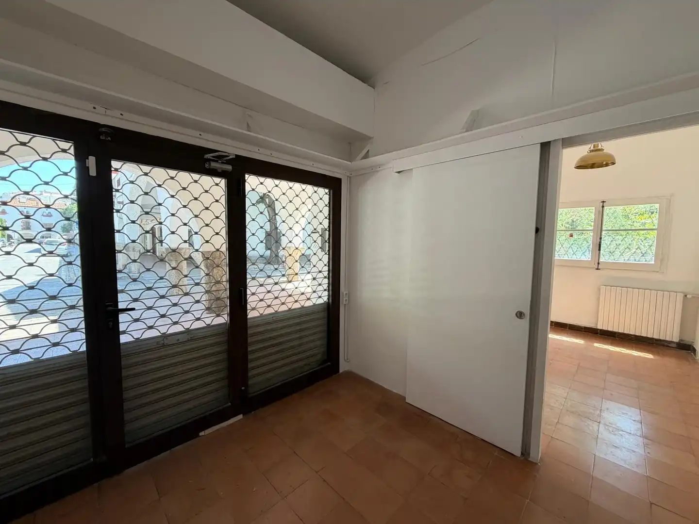 Einfamilien-Reihenhaus zur Miete in Girona mit Heizung und Terrasse
