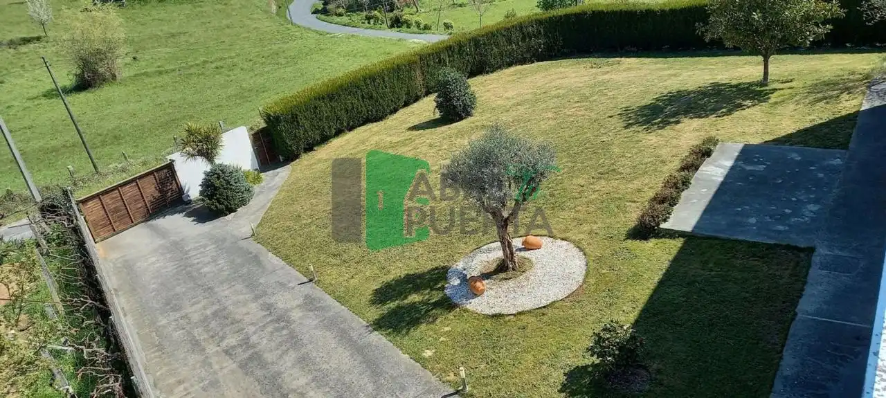 Houses for sale in A Merca