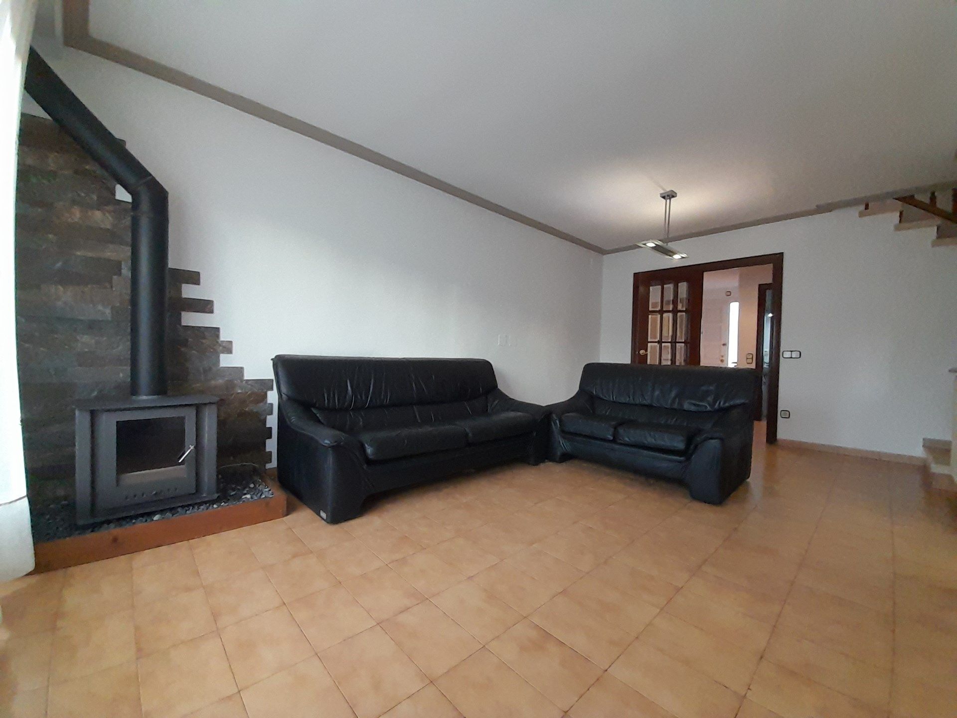 Sala d'estar de Casa adosada en venda en Olot amb Calefacció i Traster