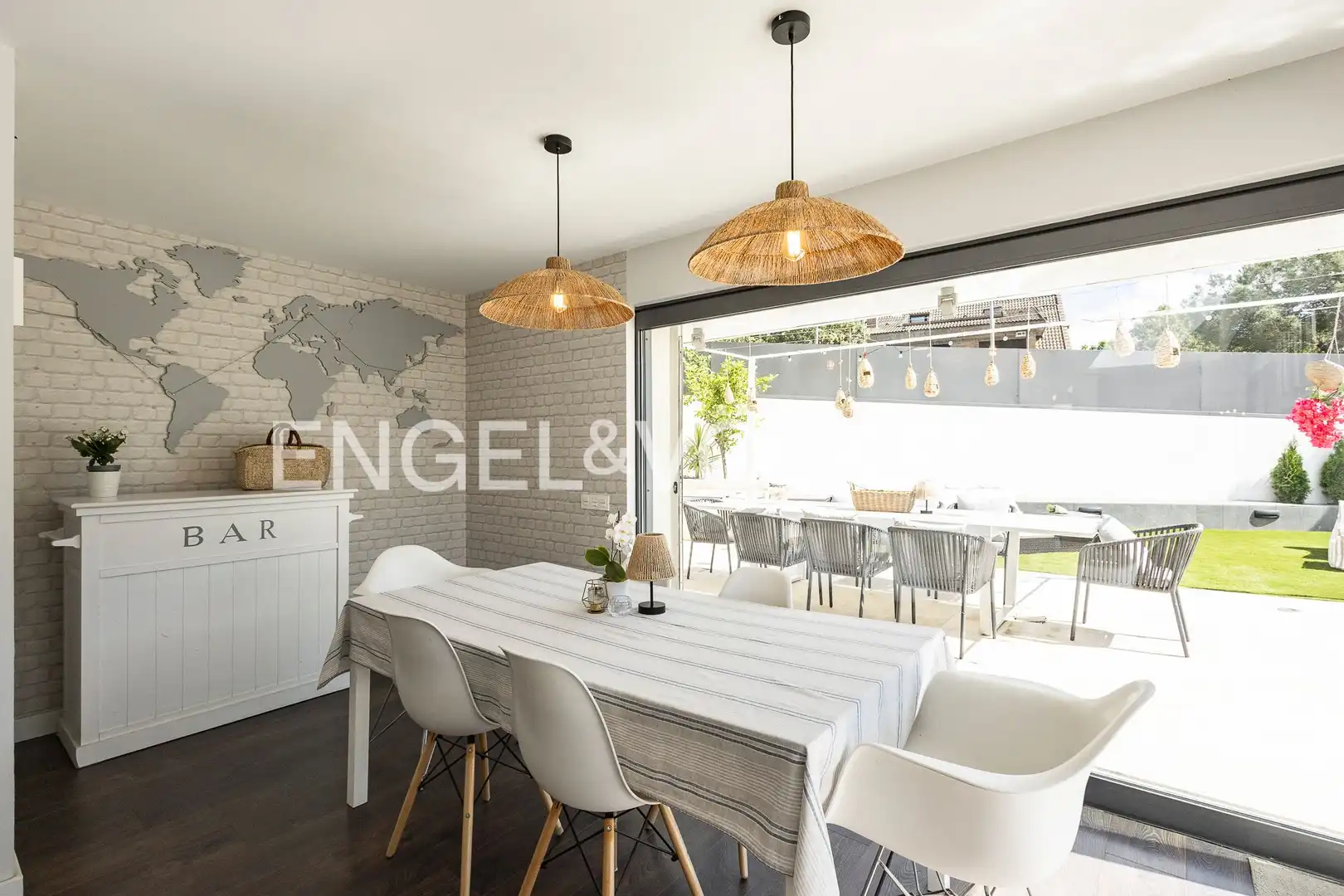 Comedor de Casa o chalet de alquiler en Barcelona con Aire acondicionado, Calefacción y Jardín privado