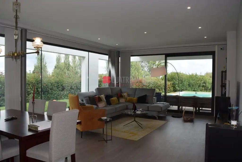 Sala d'estar de Casa o xalet en venda en Teo amb Calefacció, Jardí privat i Terrassa