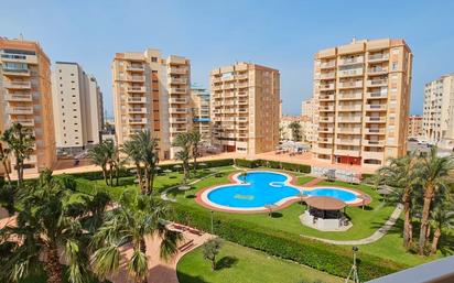 Vista exterior de Apartament en venda en La Manga del Mar Menor amb Aire condicionat, Terrassa i Balcó