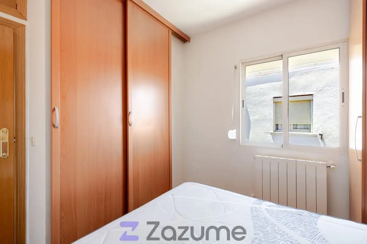 Habitación de Piso de alquiler en Madrid con Calefacción, Amueblado y Horno