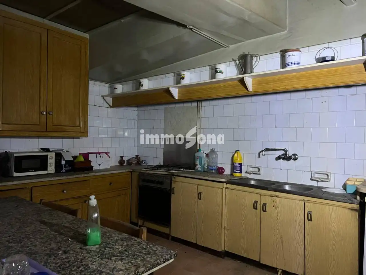 Kitchen of Buildings for sale in Vic