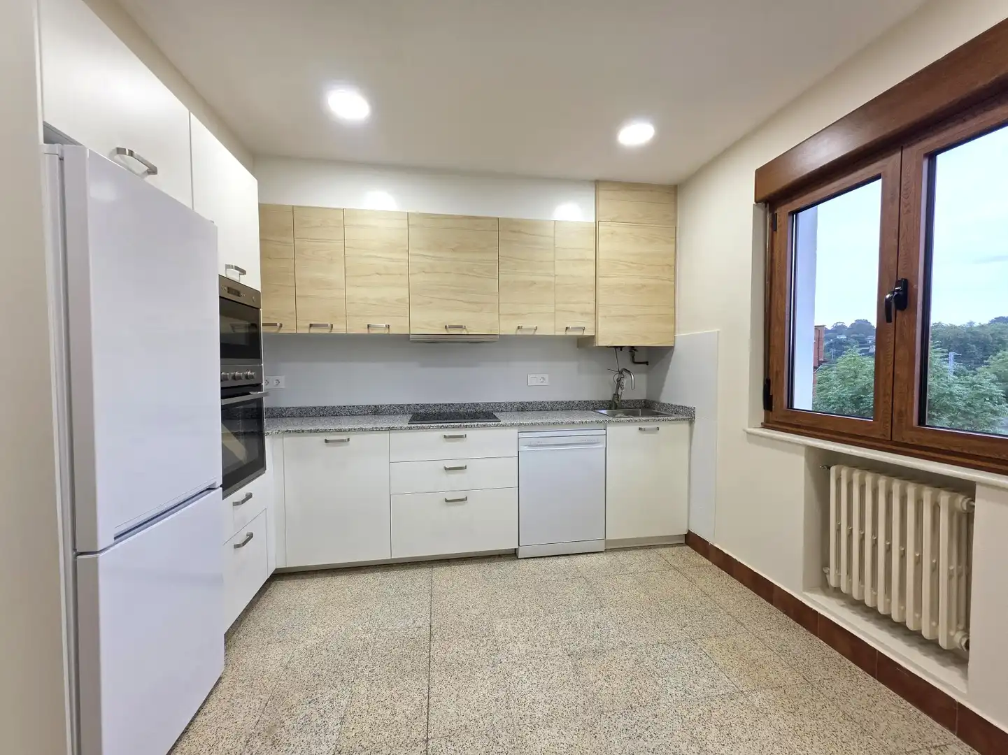 Cuina de Casa o xalet de lloguer en Siero amb Calefacció, Parquet i Terrassa