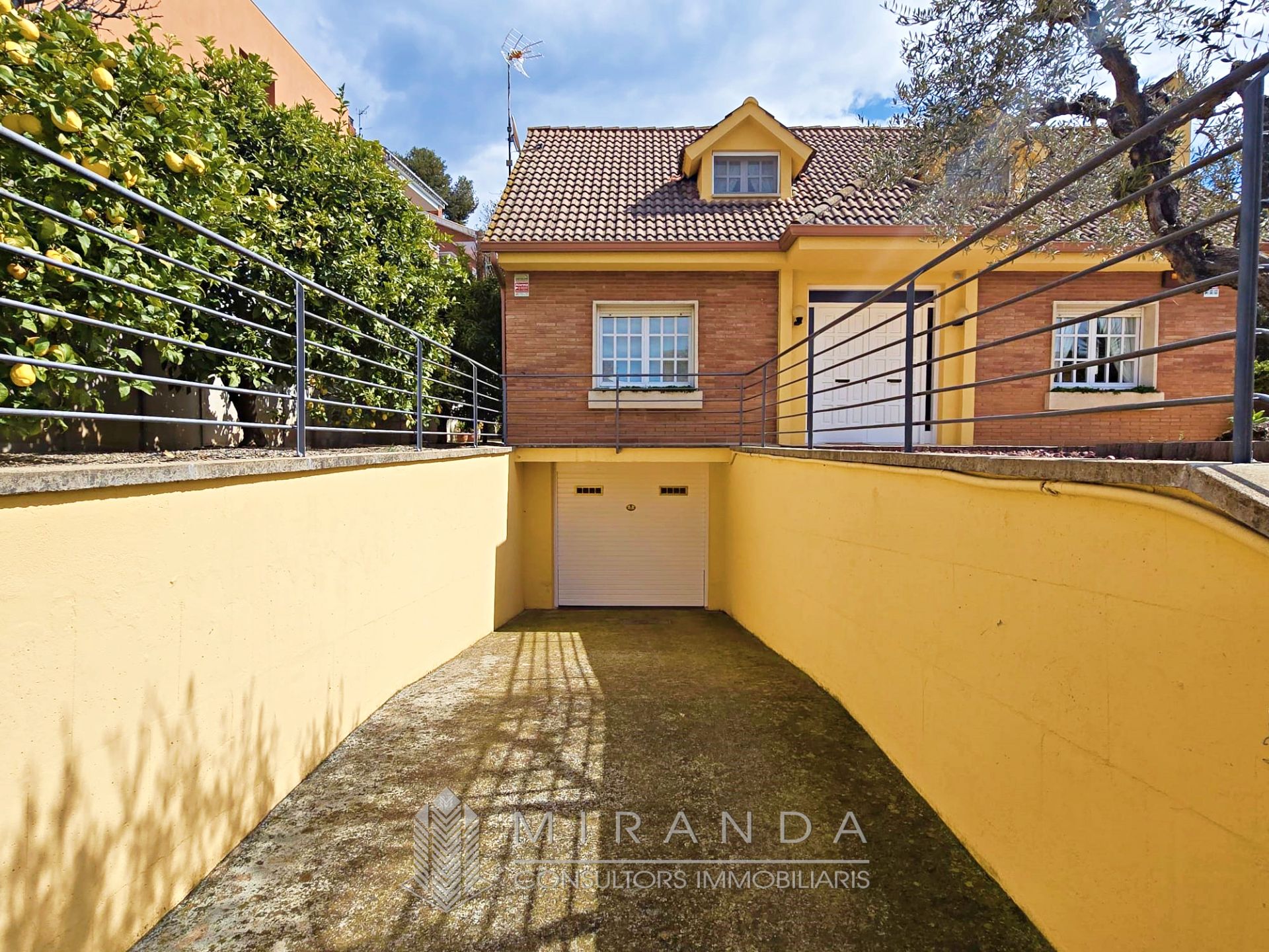 Vista exterior de Casa o xalet en venda en La Garriga amb Aire condicionat, Calefacció i Jardí privat