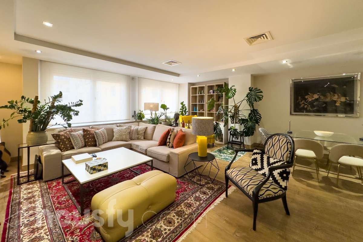 Flat for sale in Calle del Buen Suceso, Argüelles