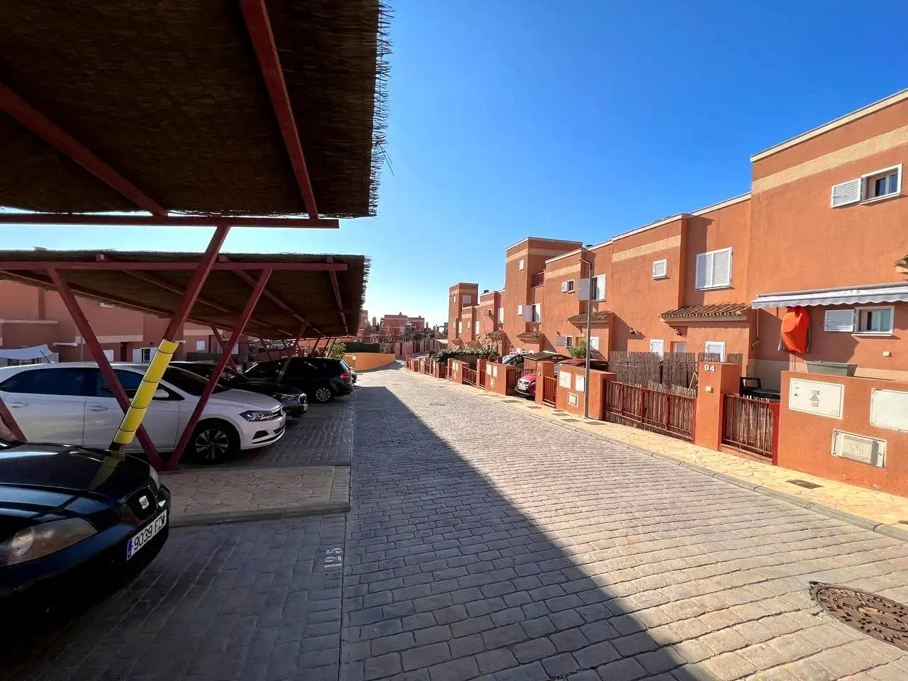 Maison mitoyenne avec piscine à vendre à Avenida Amatista, imagen 3