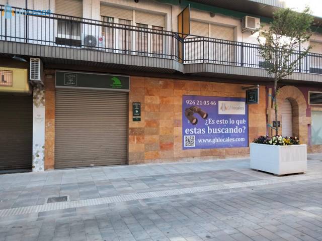 Local comercial en Alquiler en Calle CALATRAVA en El Perchel