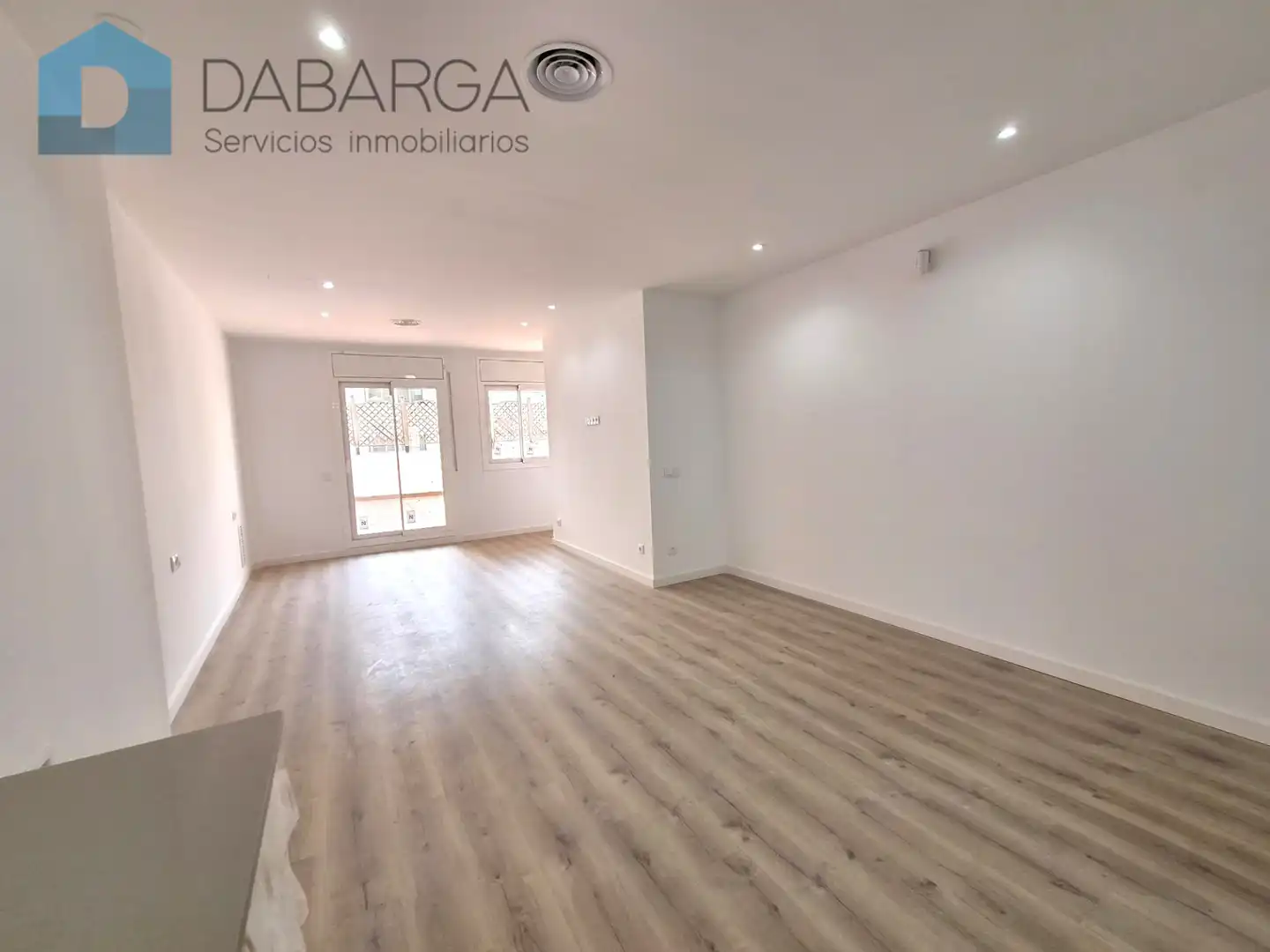 Wohnung zum Verkauf in Ripollet mit Klimaanlage, Parkett und Terrasse