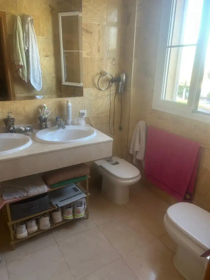 Bany de Casa o xalet en venda en Córdoba amb Piscina comunitària