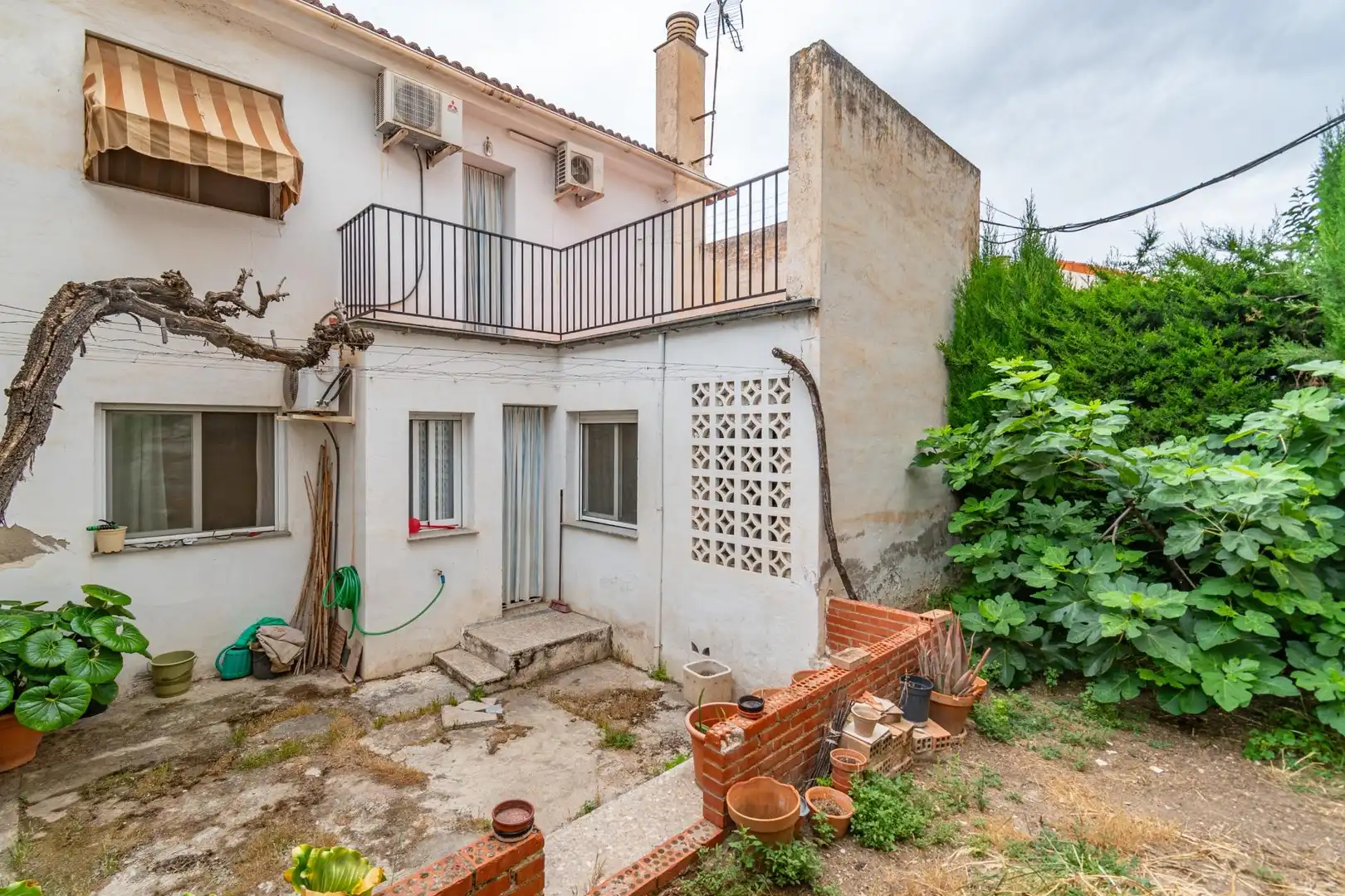 Jardí de Casa adosada en venda en La Zubia amb Terrassa