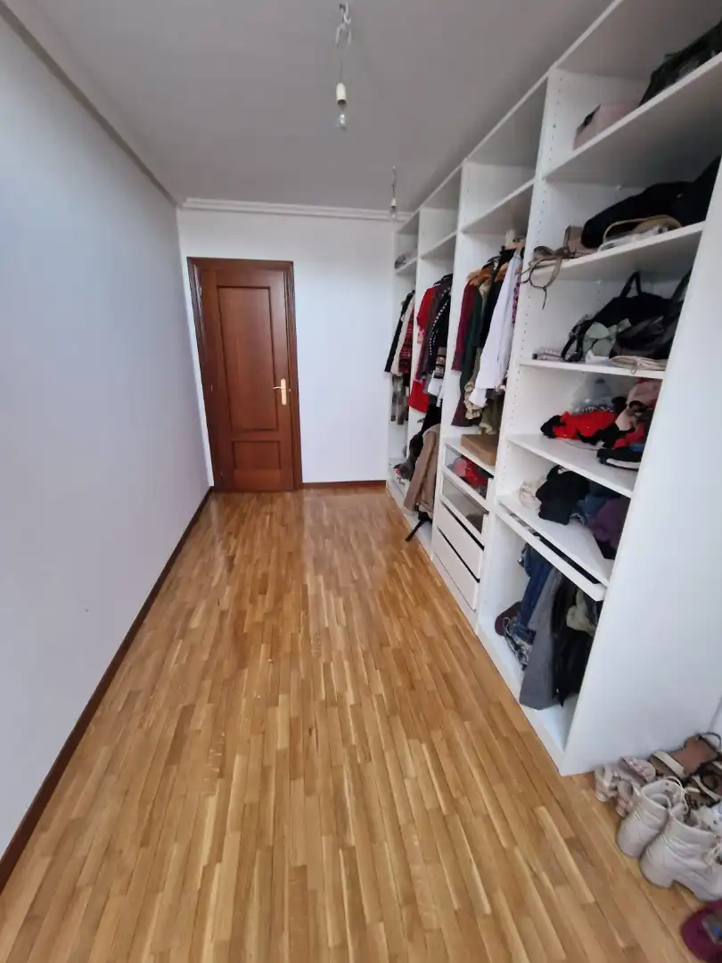 Dormitori de Pis en venda en Langreo amb Calefacció, Parquet i Traster