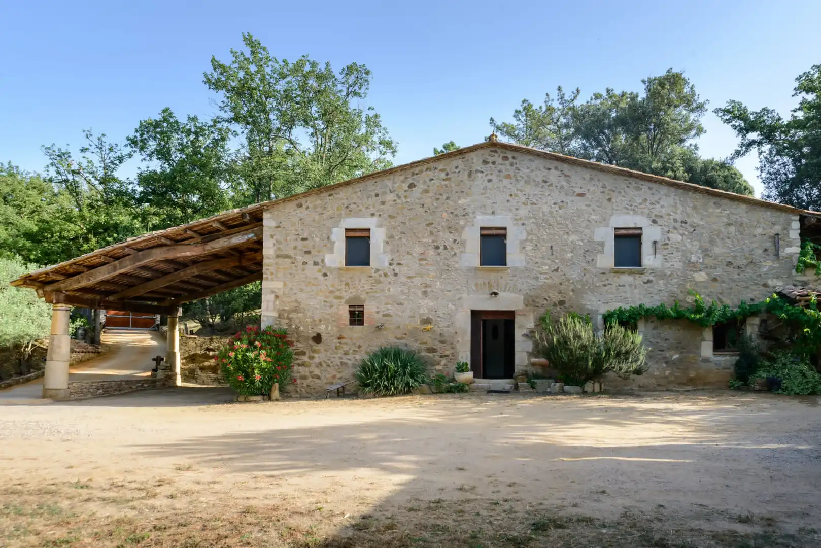Vista exterior de Finca rústica en venta en Aiguaviva con Aire acondicionado, Calefacción y Jardín privado