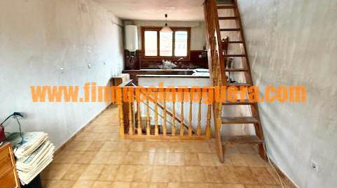 Foto 3 de Casa adosada en venda a Castelló de Farfanya, Lleida