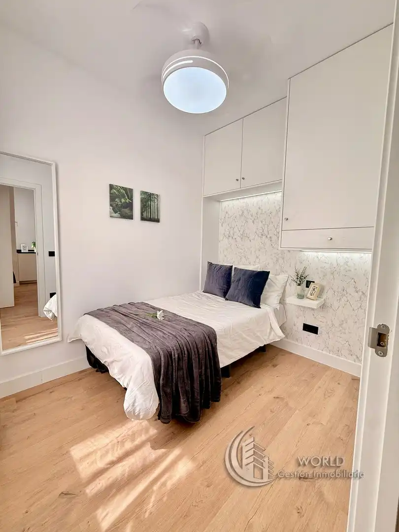 Bedroom of Flat for sale in Madrid  with Air Conditioner, Heating and Furnished