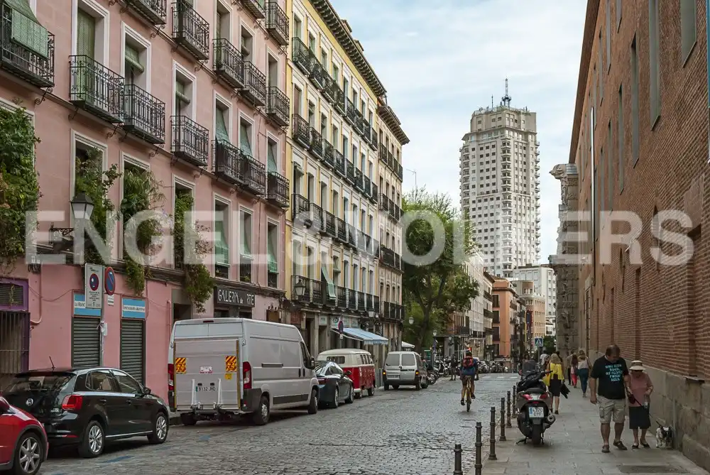 Außenansicht von Wohnungen zur Miete in Madrid mit Klimaanlage, Heizung und Möbliert