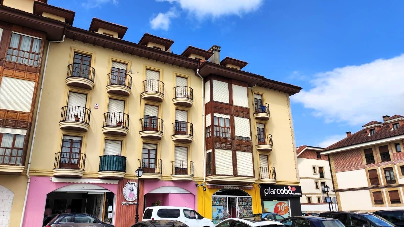 Vista exterior de Pis de lloguer en Santa María de Cayón amb Calefacció, Terrassa i Balcó