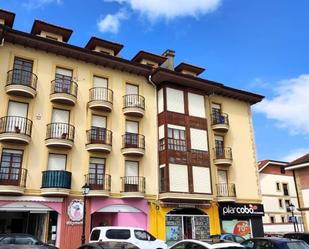 Vista exterior de Pis de lloguer en Santa María de Cayón amb Calefacció, Terrassa i Balcó