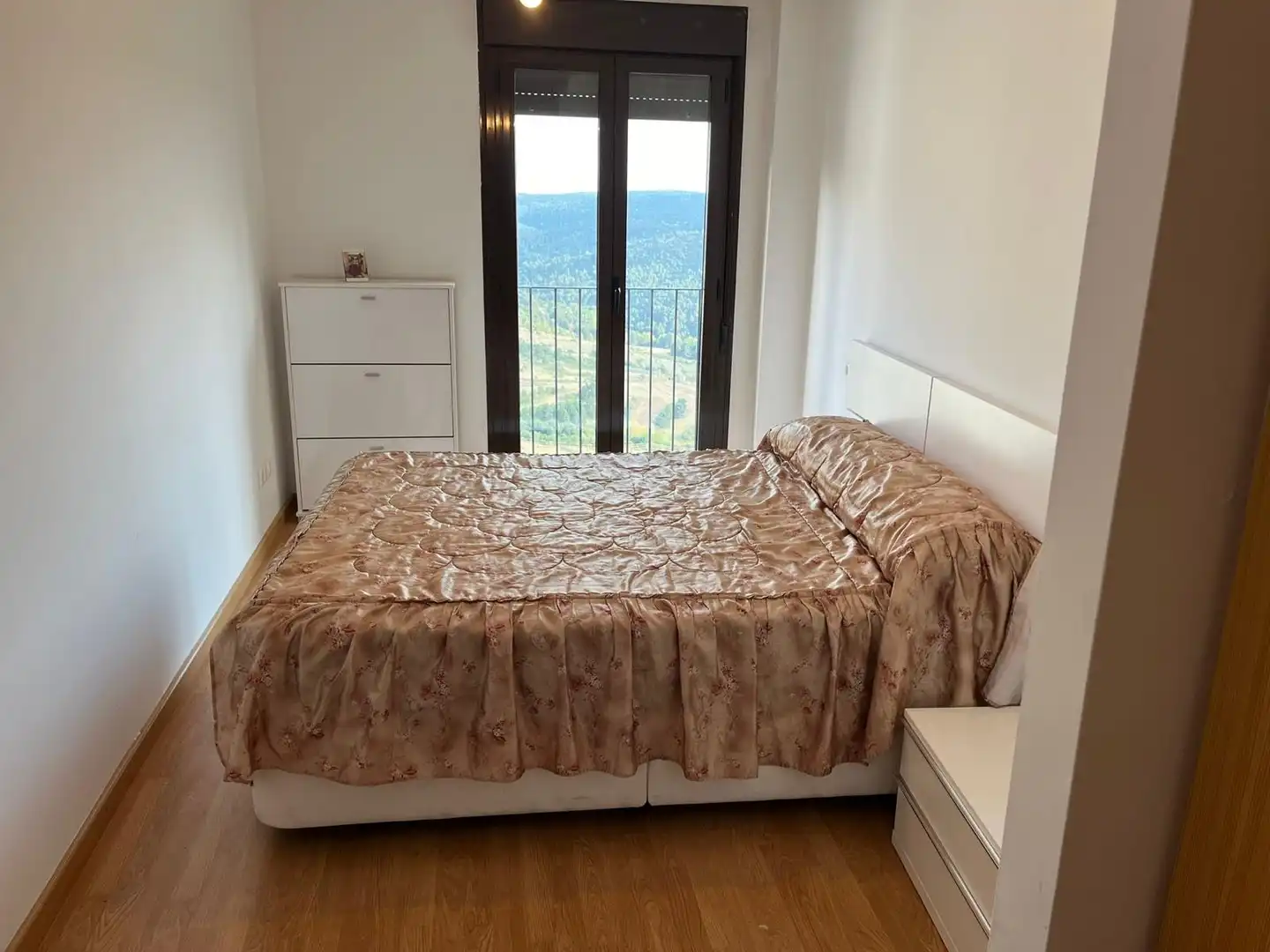 Dormitori de Apartament en venda en Gúdar amb Moblat