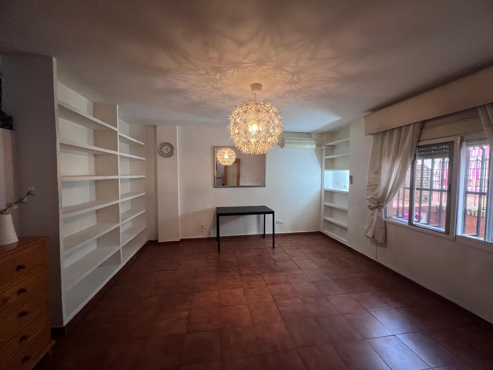Sala de estar de Casa adosada en venta en Dos Hermanas