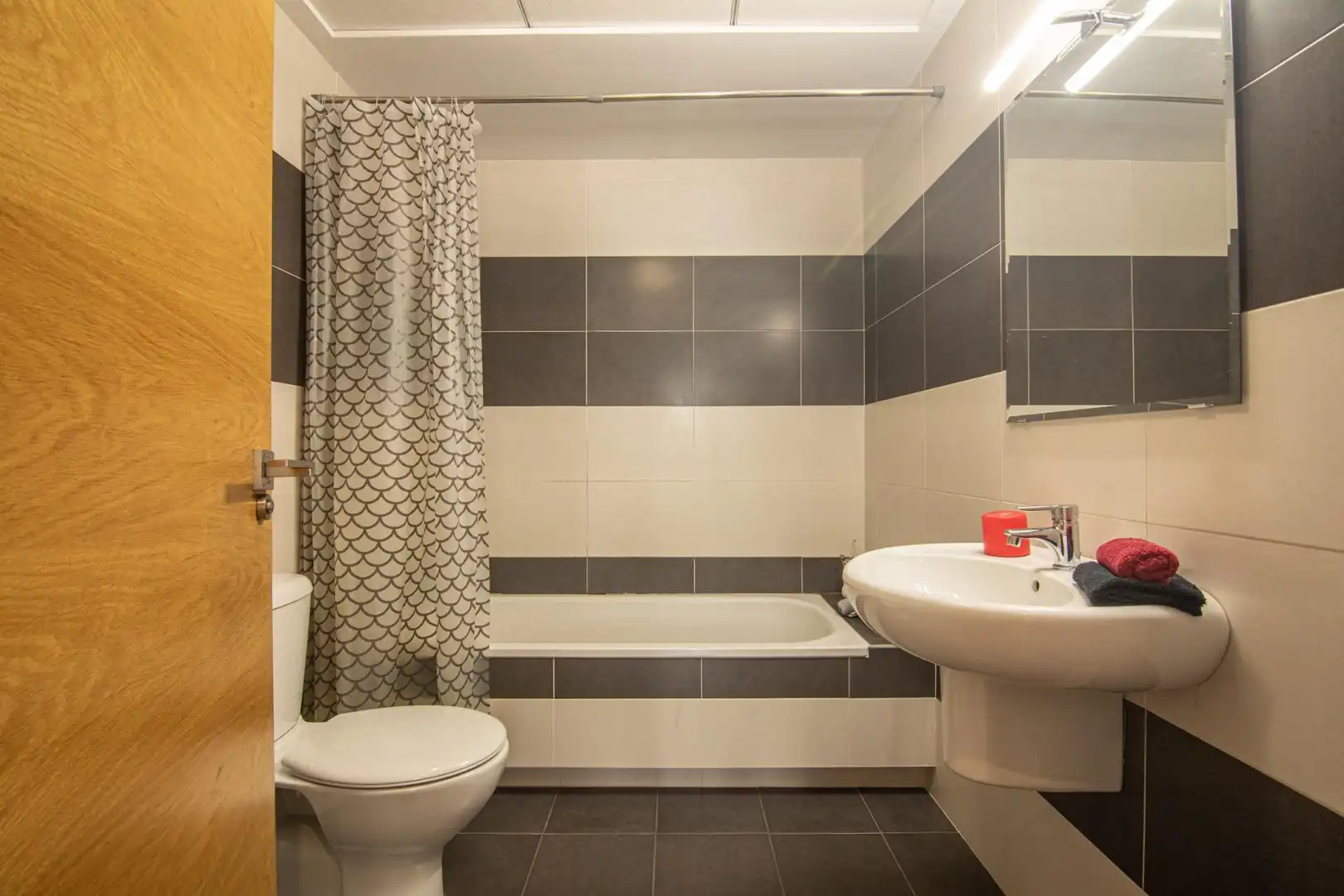 Bathroom of Flat for sale in Crevillent  with Terrace and Community pool