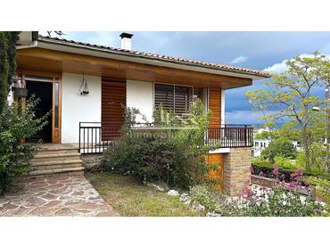Casa con giardino in vendita a Calle Ges 7
