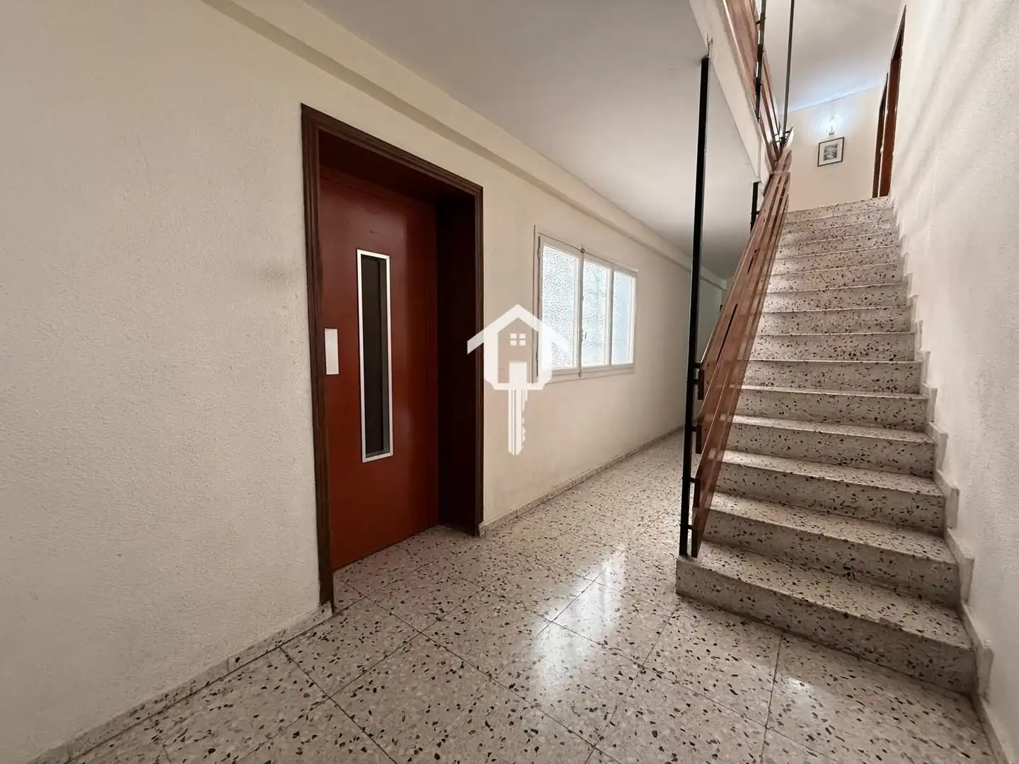 Piso en venta en Alicante / Alacant con Aire acondicionado, Amueblado y Balcón
