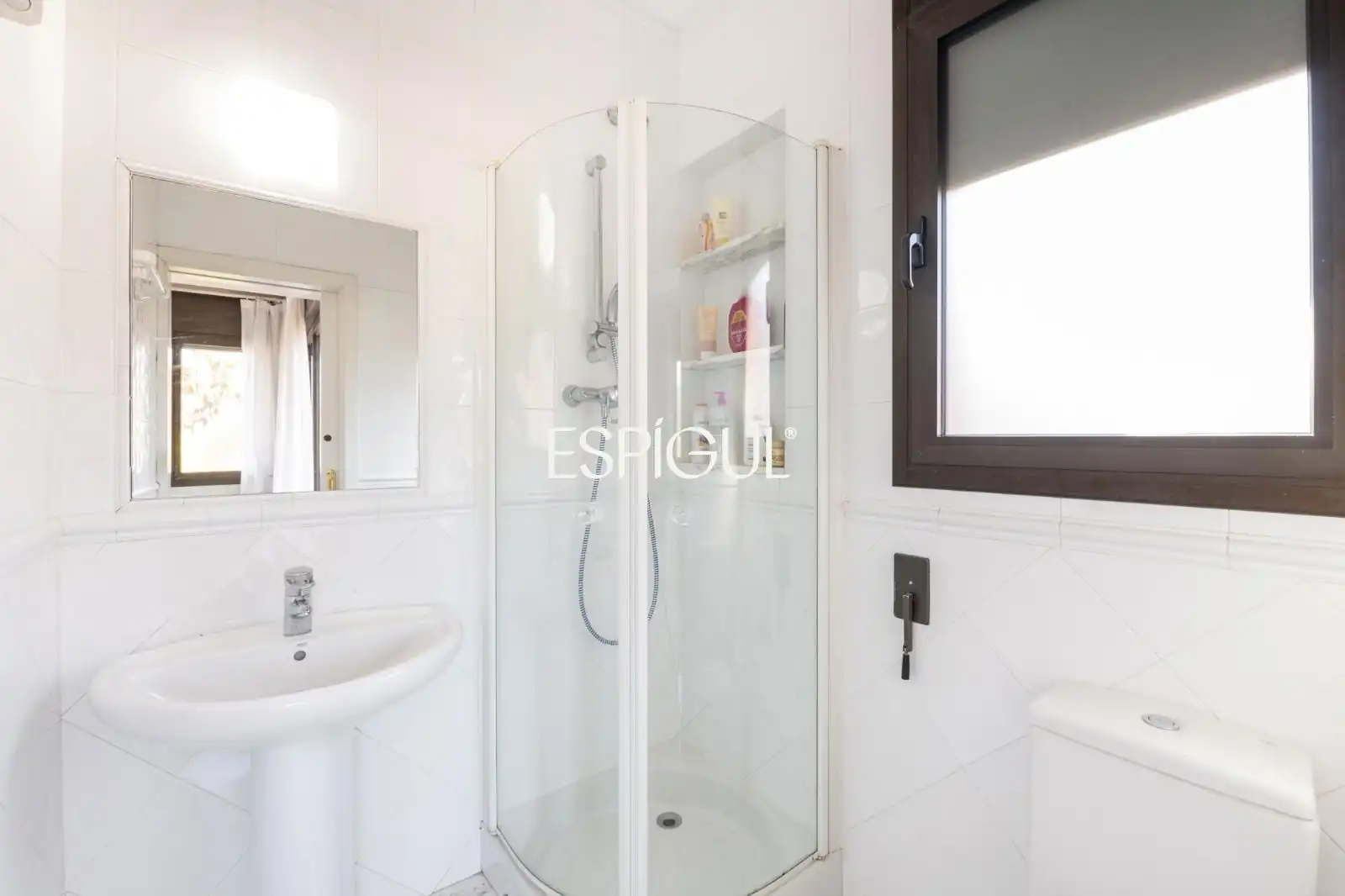 Bathroom of Houses for sale in Sant Cugat del Vallès  with Air Conditioner, Heating and Storage room