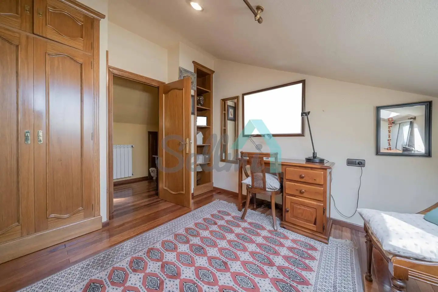 Casa o xalet en venda en Oviedo  amb Calefacció, Jardí privat i Parquet