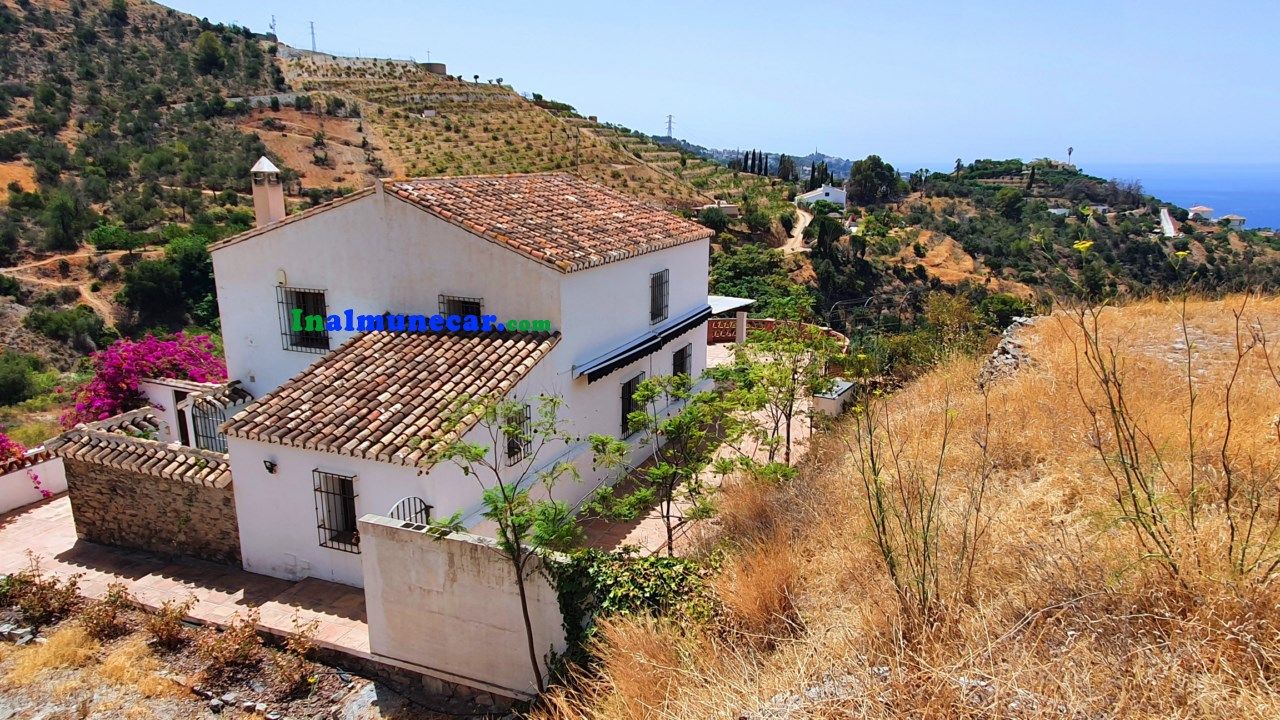 Exterior view of House or chalet for sale in Almuñécar  with Air Conditioner, Heating and Terrace